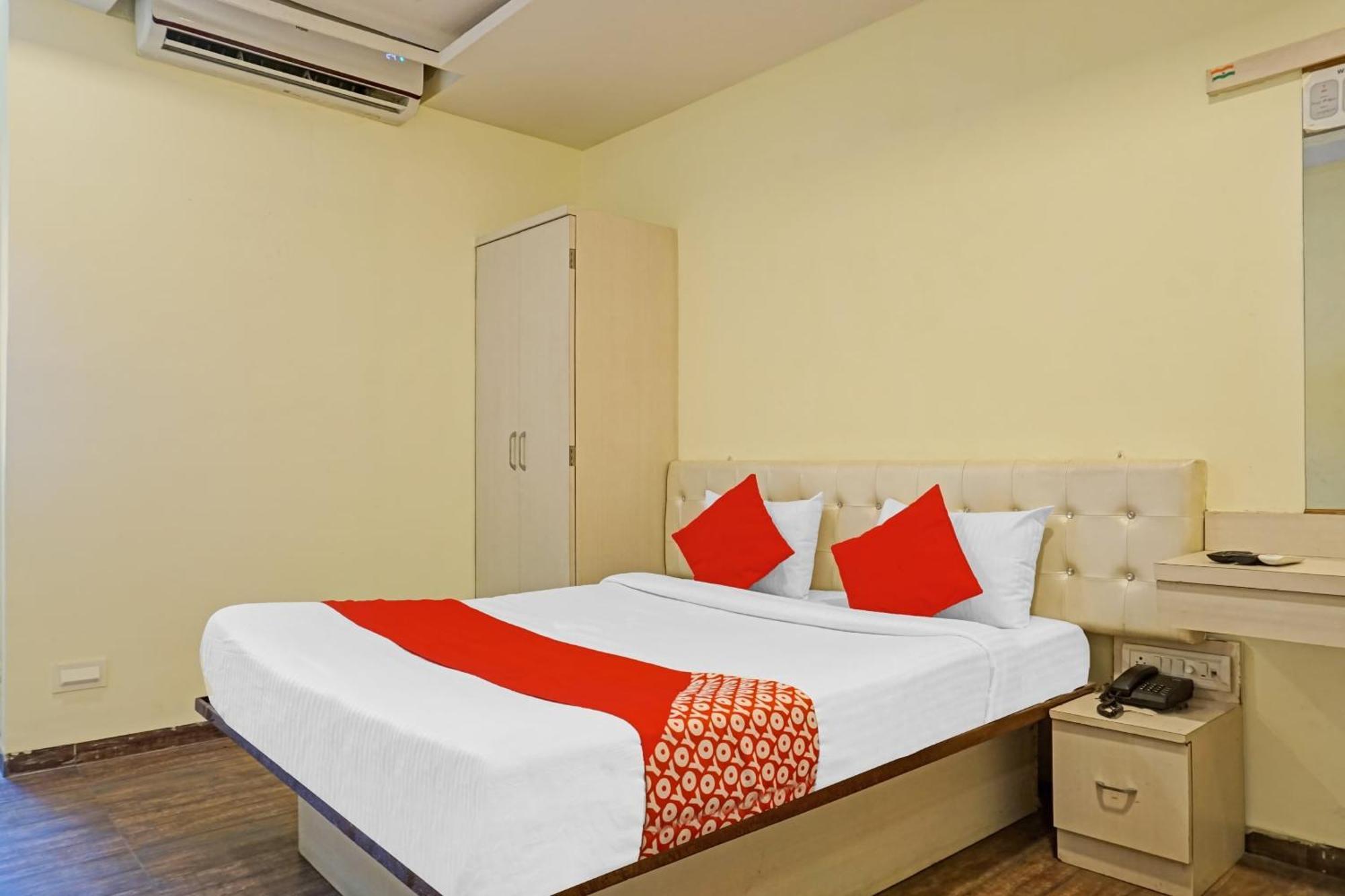 Hotel O 24K Inn Mundhwa Exterior photo
