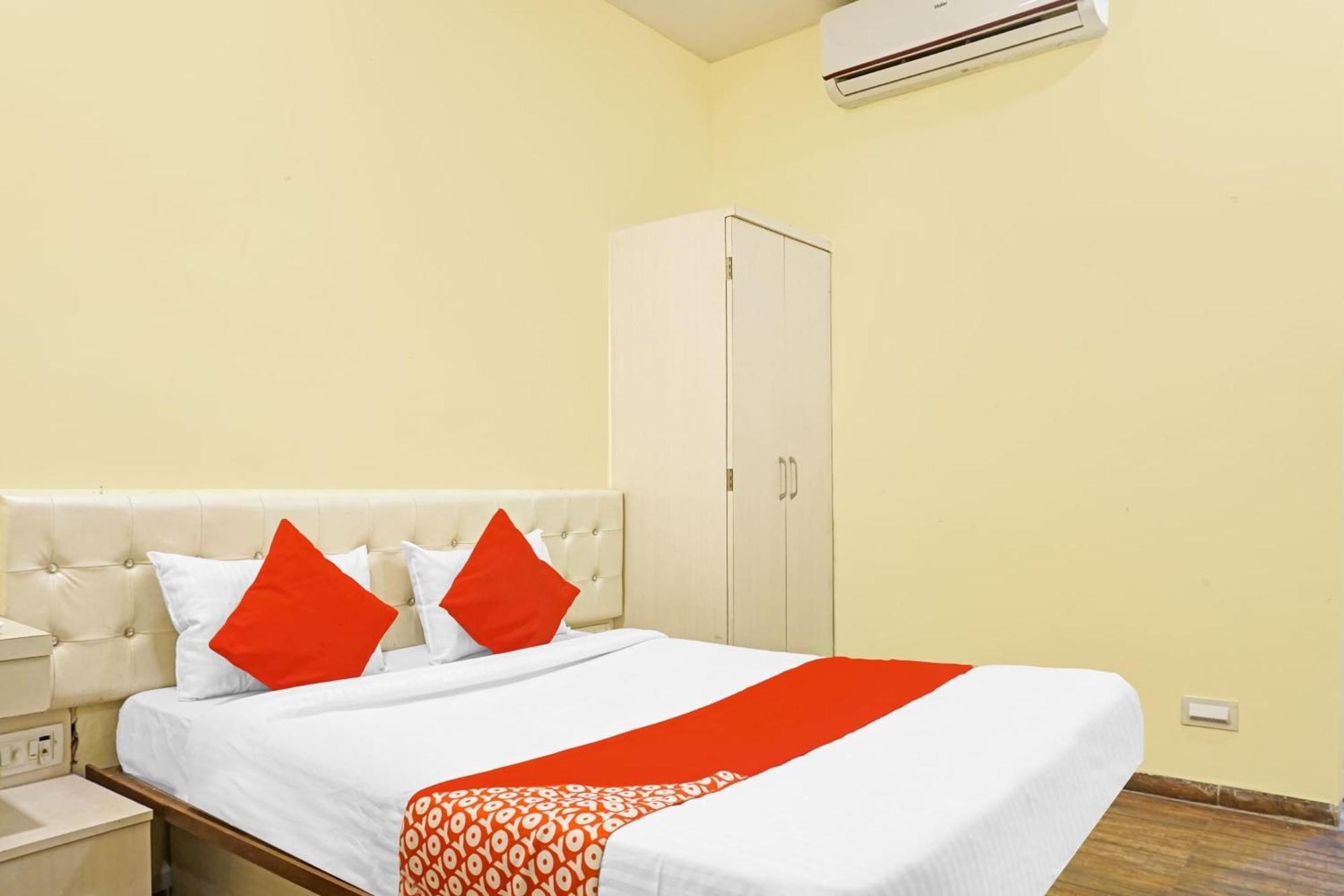 Hotel O 24K Inn Mundhwa Exterior photo