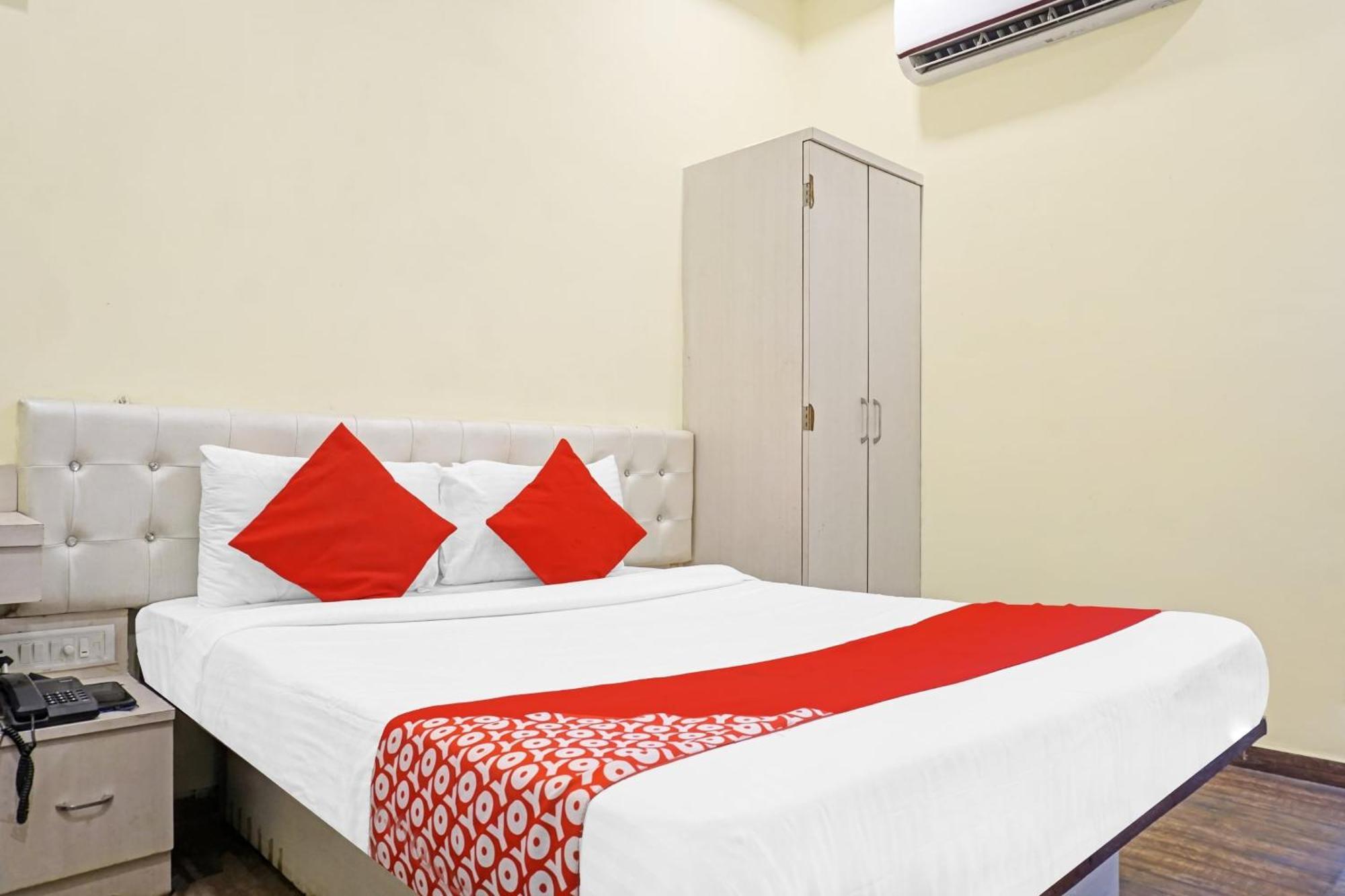Hotel O 24K Inn Mundhwa Exterior photo
