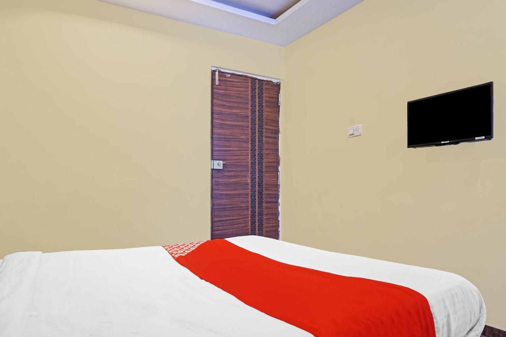 Hotel O 24K Inn Mundhwa Exterior photo