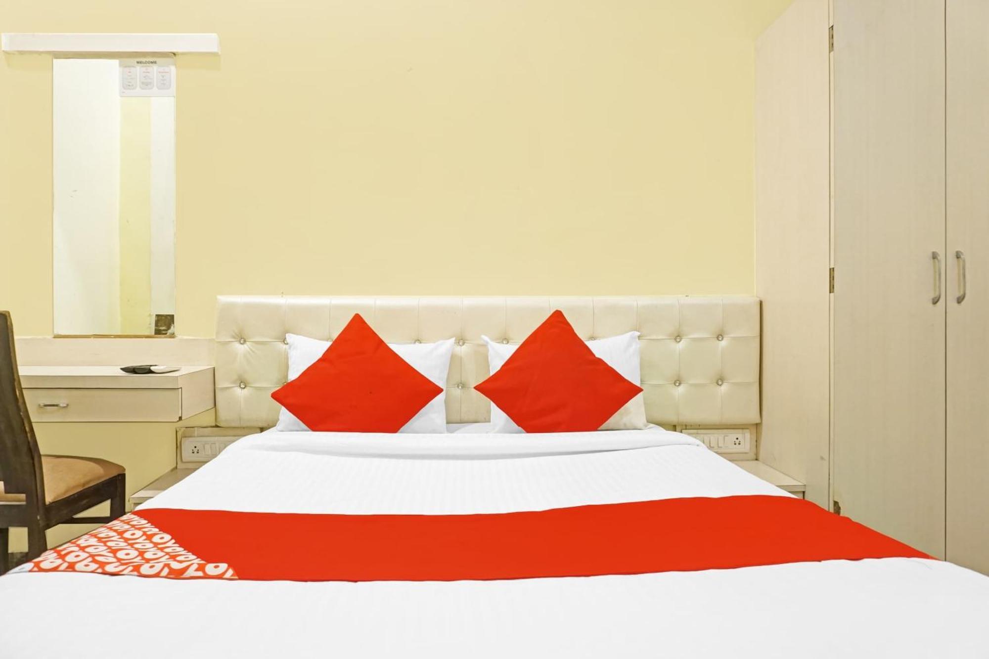 Hotel O 24K Inn Mundhwa Exterior photo